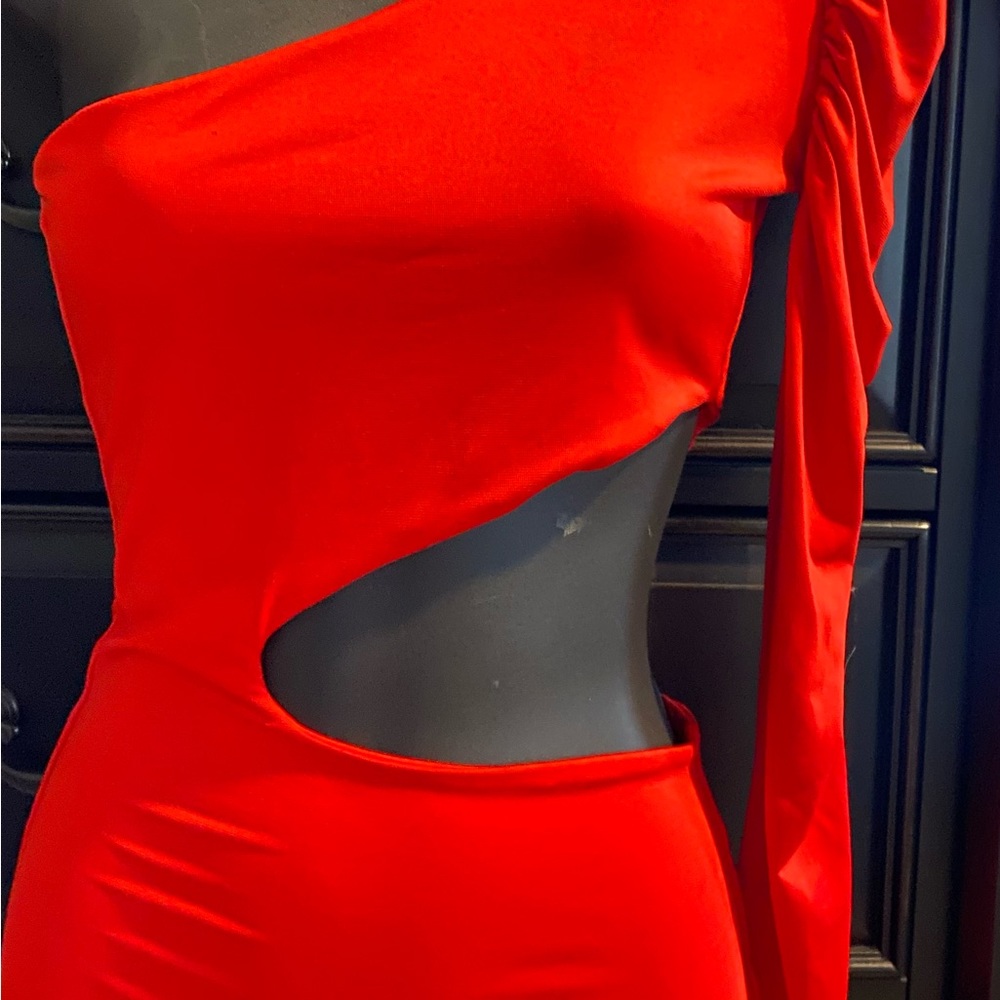 sexy lycra dress reaches above the knee - Picture 3 of 8